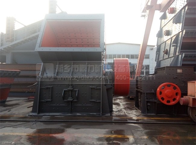 新鄉(xiāng)中譽(yù)鼎力錘式破碎機(jī)